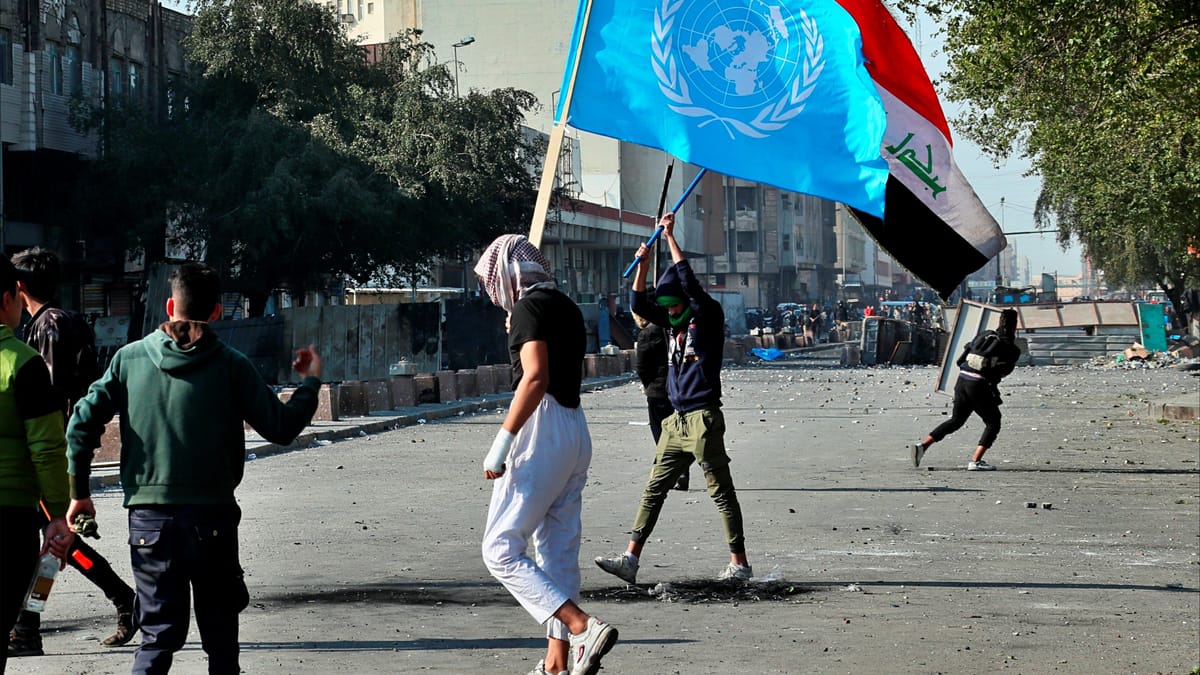 تحقيق للغارديان يكشف فضيحة "عمولات الـ15٪" في العراق