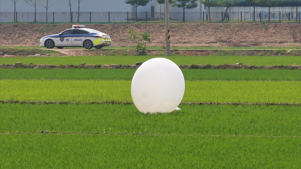 "بالونات قمامة" من كوريا الشمالية مجددا