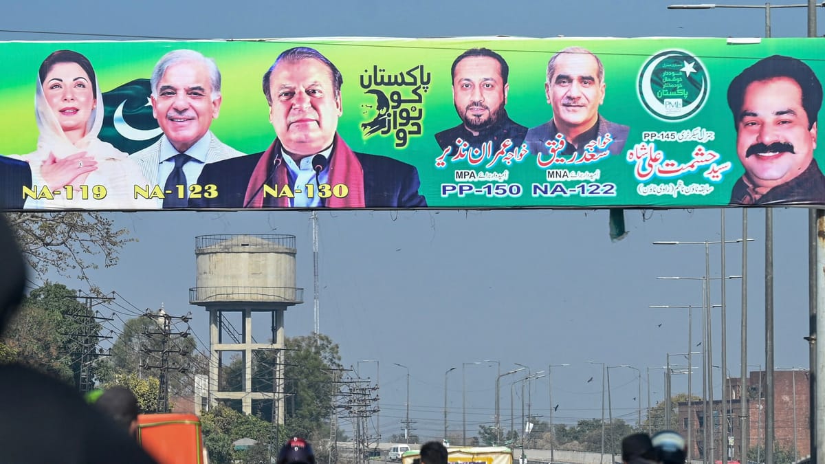نواز شريف يعلن فوزه.. وأنصار "خان" يتقدمون في باكستان