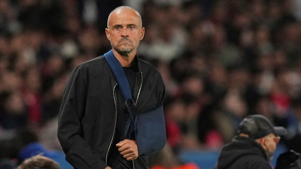 لويس إنريكي يخطط للعودة إلى برشلونة