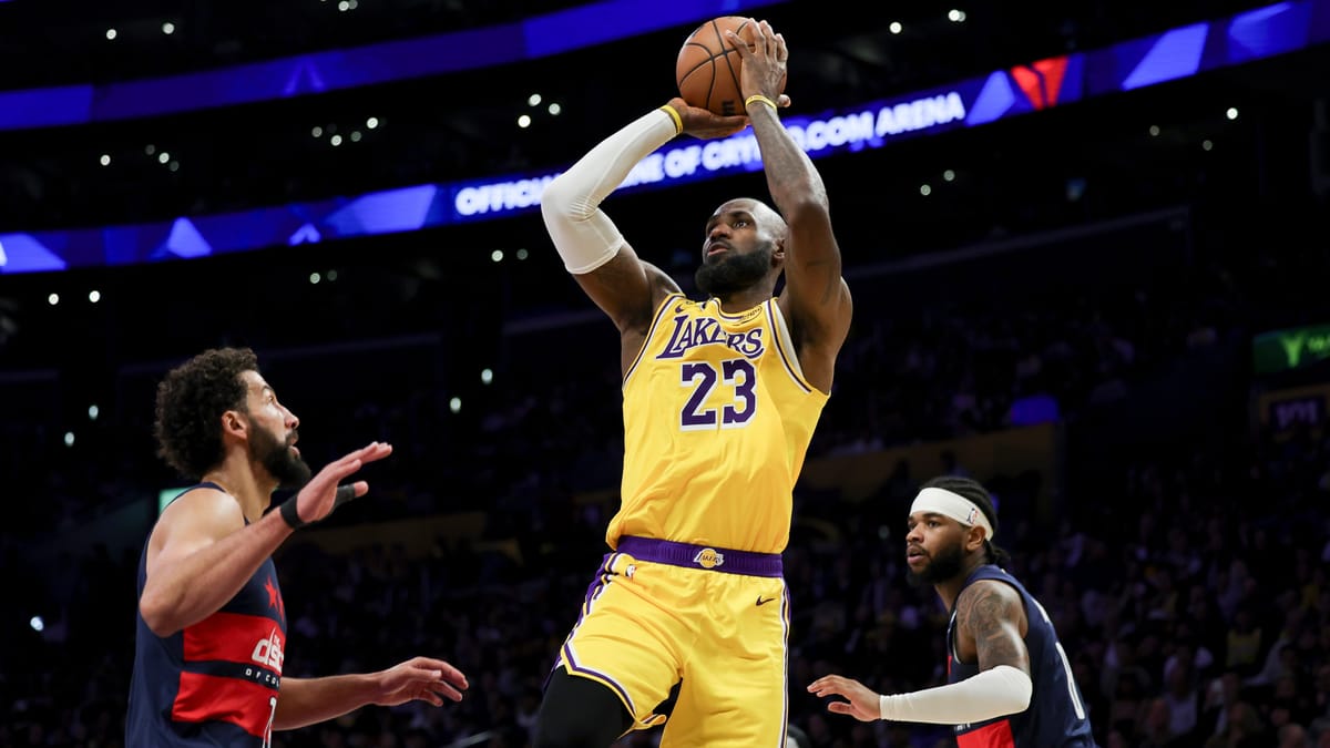 "الملك" ليبرون يحطّم رقم كريم عبد الجبار بـ1229 انتصارا