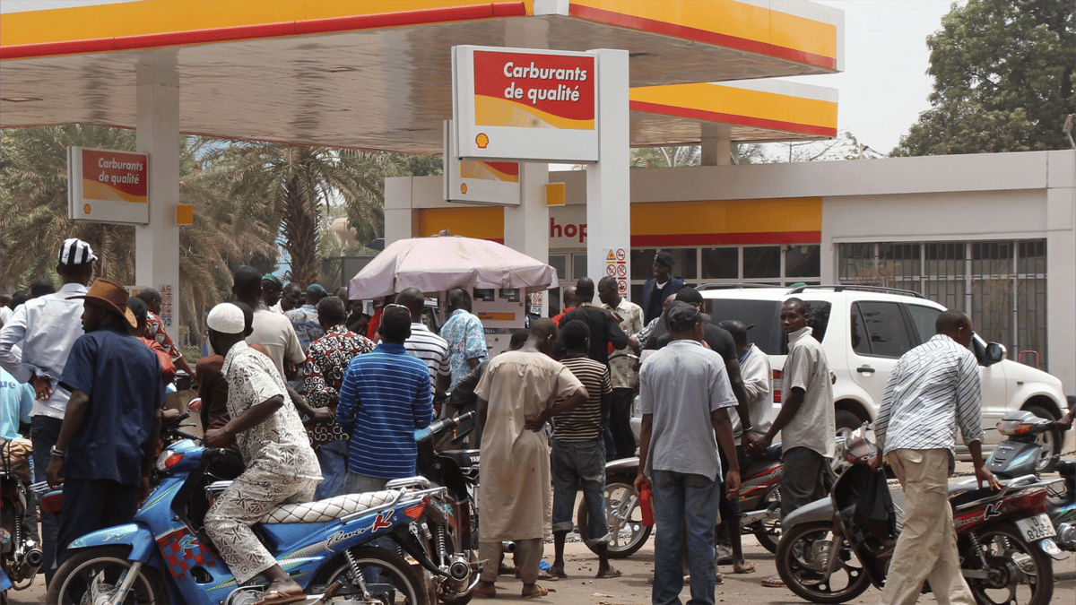 متطرفون يحاصرون مالي.. وقود الحرب يتحول إلى سلاح سياسي