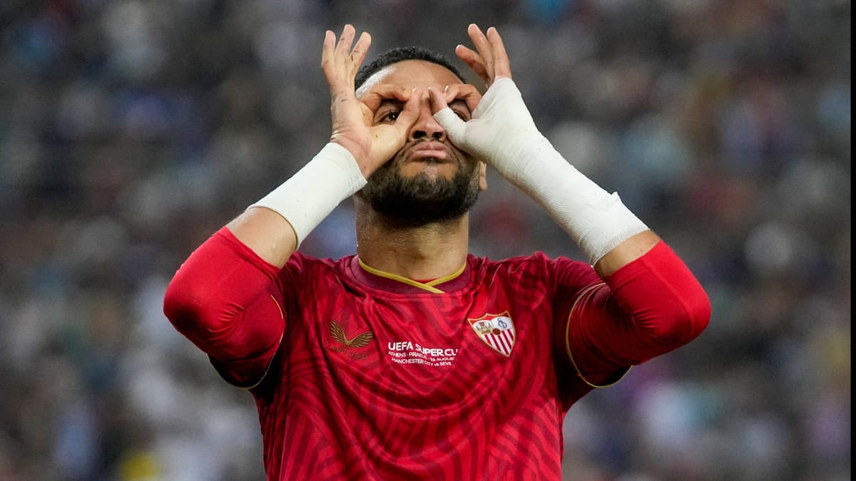 يوسف النصيري يطرق أبواب البريمييرليغ
