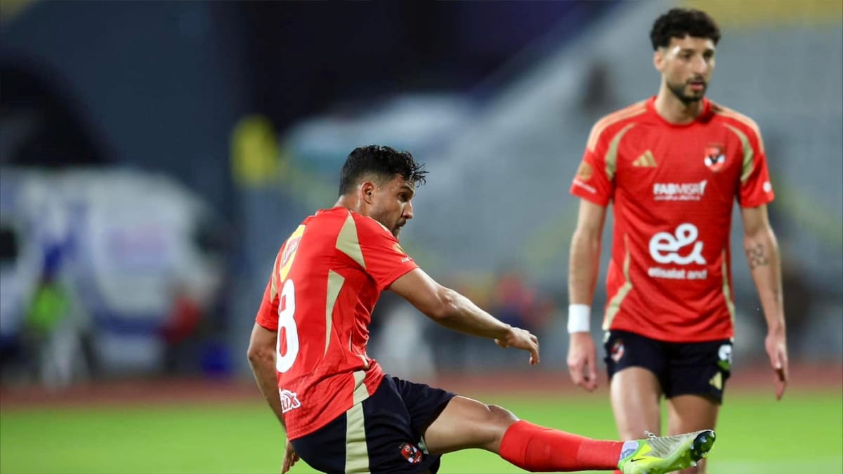 فوز "جدلي" للأهلي يشعل الدوري المصري