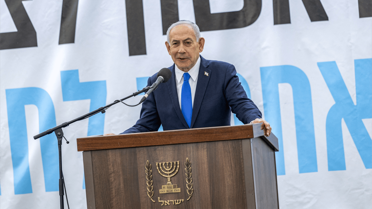 نتنياهو يعيد تفسير هدنة غزة.. ماذا يعني نزع السلاح قبل الإعمار؟