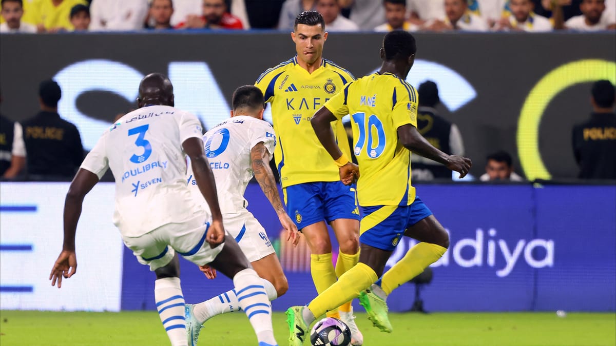 الهلال والنصر "حبايب" في ديربي الأرقام القياسية