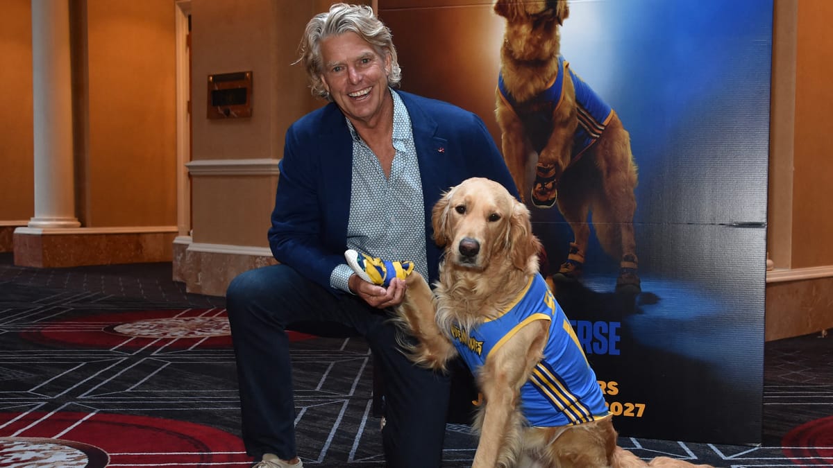 الكلاب تهزم الـAI في هوليوود.. مخرج Air Bud يراهن على "سحر الواقع"
