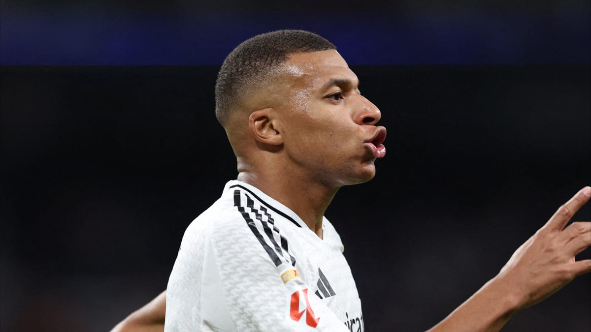 أنشيلوتي يكشف موقف مبابي من ديربي مدريد