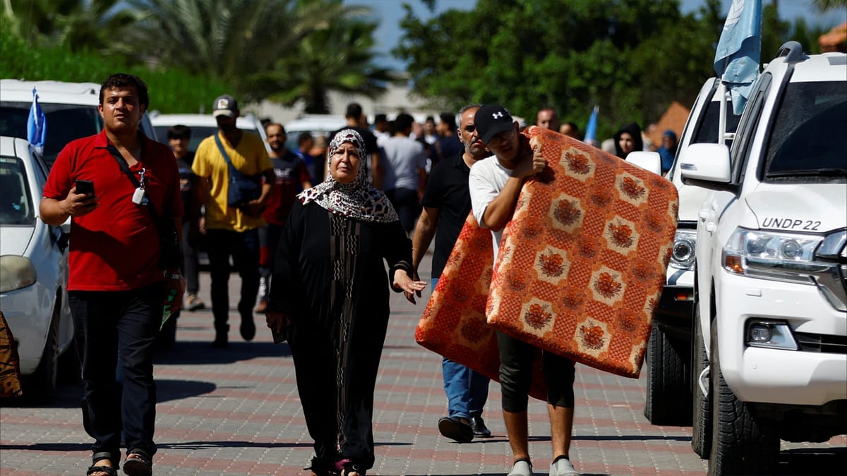 سكان غزة يعودون للشمال: حيثما نذهب تطاردنا القنابل