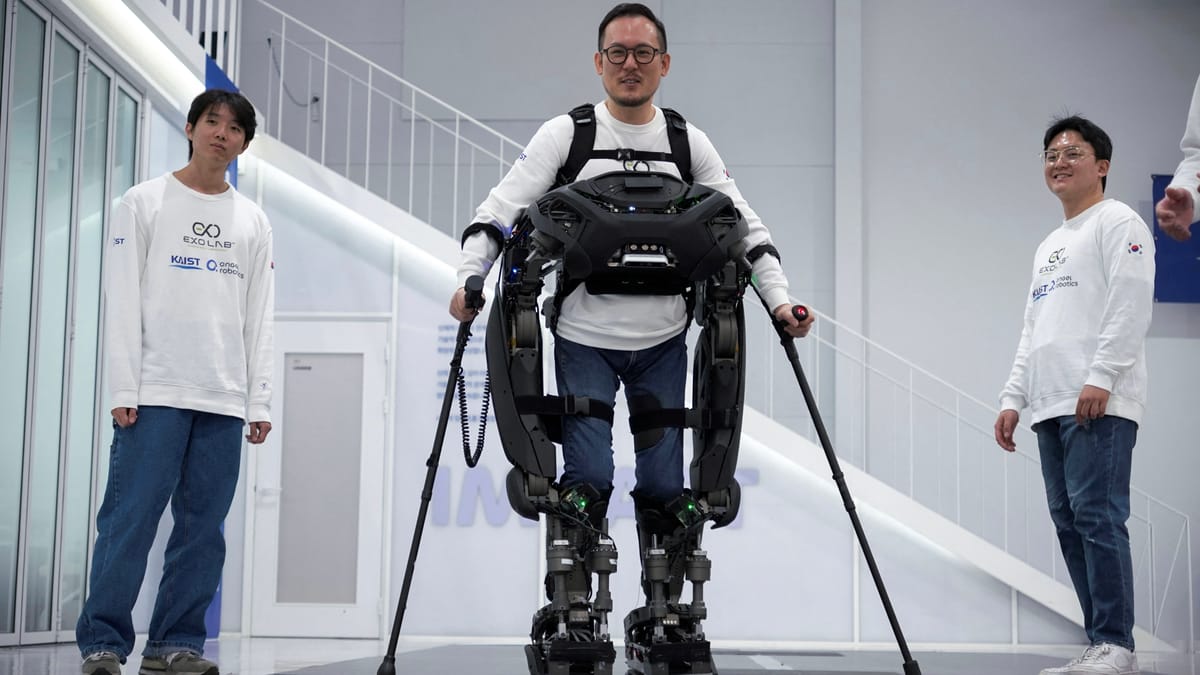 أمل للمصابين بالشلل.. Iron Man يساعد على المشي
