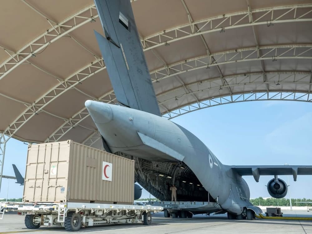 5 طائرات جديدة لتجهيز مستشفى الإمارات الميداني في غزة