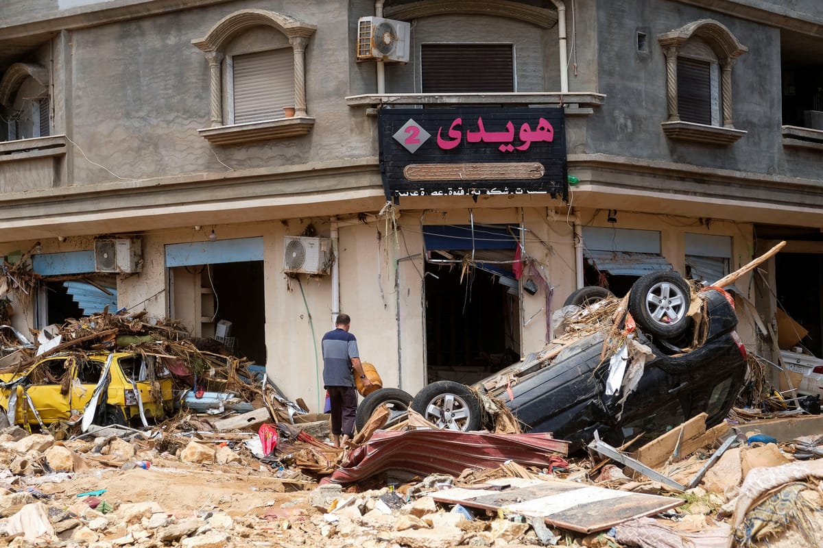 شرق ليبيا.. الناجون يجاورون الجثث في شوارع درنة