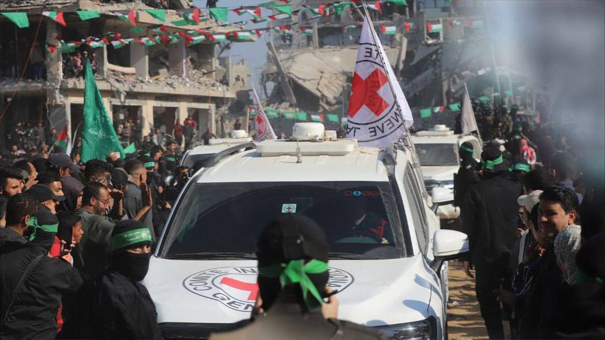 إسرائيل تفرج عن 90 معتقلا.. وحماس تحدد الرهائن الـ3