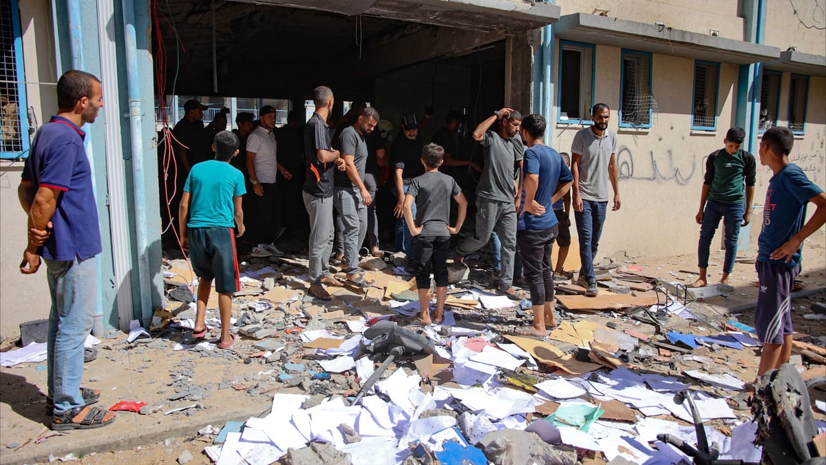 "حماس لن تحكم".. إسرائيل تلقي صور السنوار فوق غزة