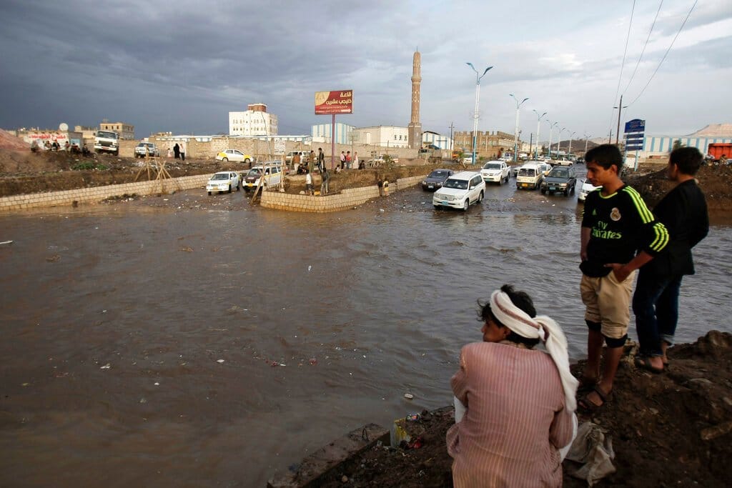 قتلى جراء صواعق رعدية وسيول في اليمن