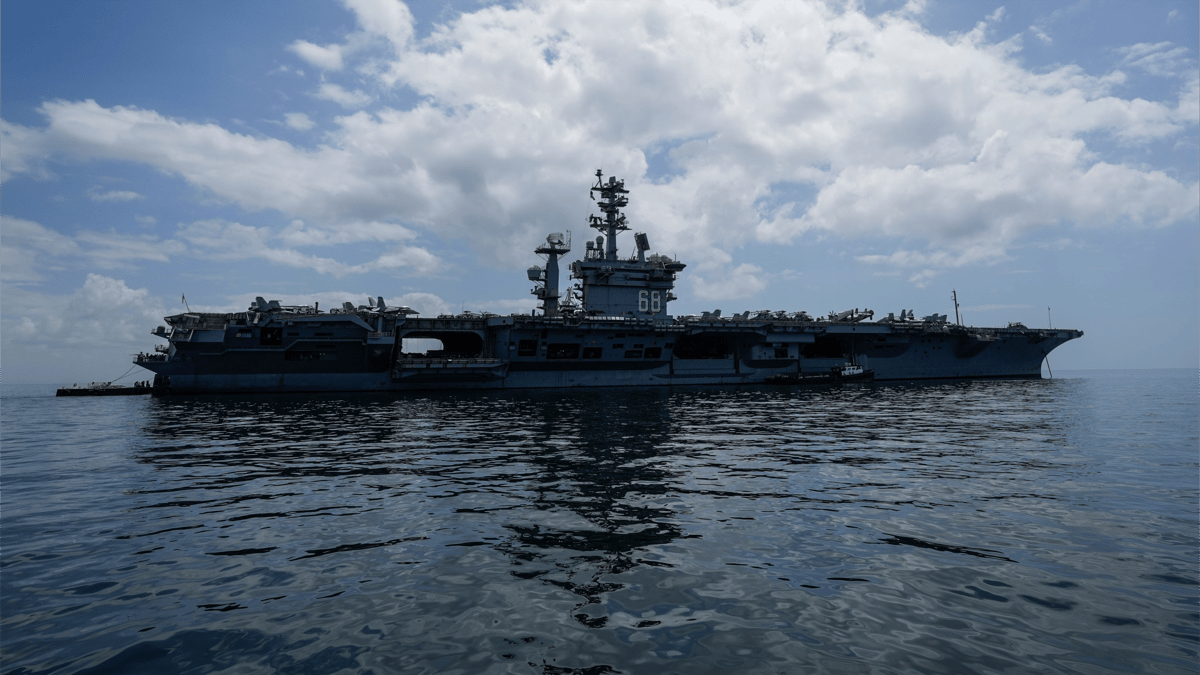 ضربات خاطفة وهرمز.. ما خيارات ترامب ضد إيران؟