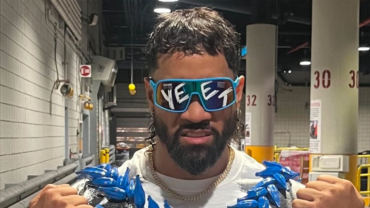 من اعتدى على جاي أوسو في WWE؟