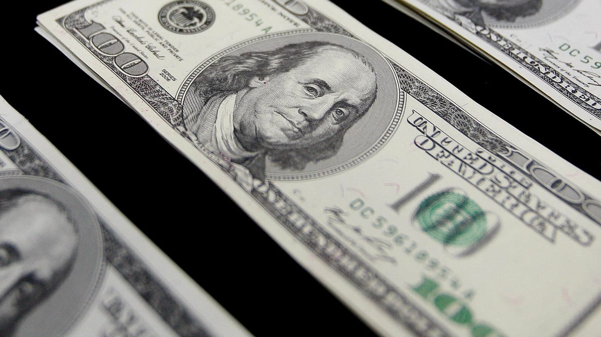 الدولار يتماسك بانتظار بيانات التضخم