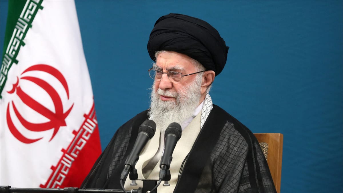 خامنئي يبلغ حكومته بإمكانية التفاوض مع أميركا بشأن النووي