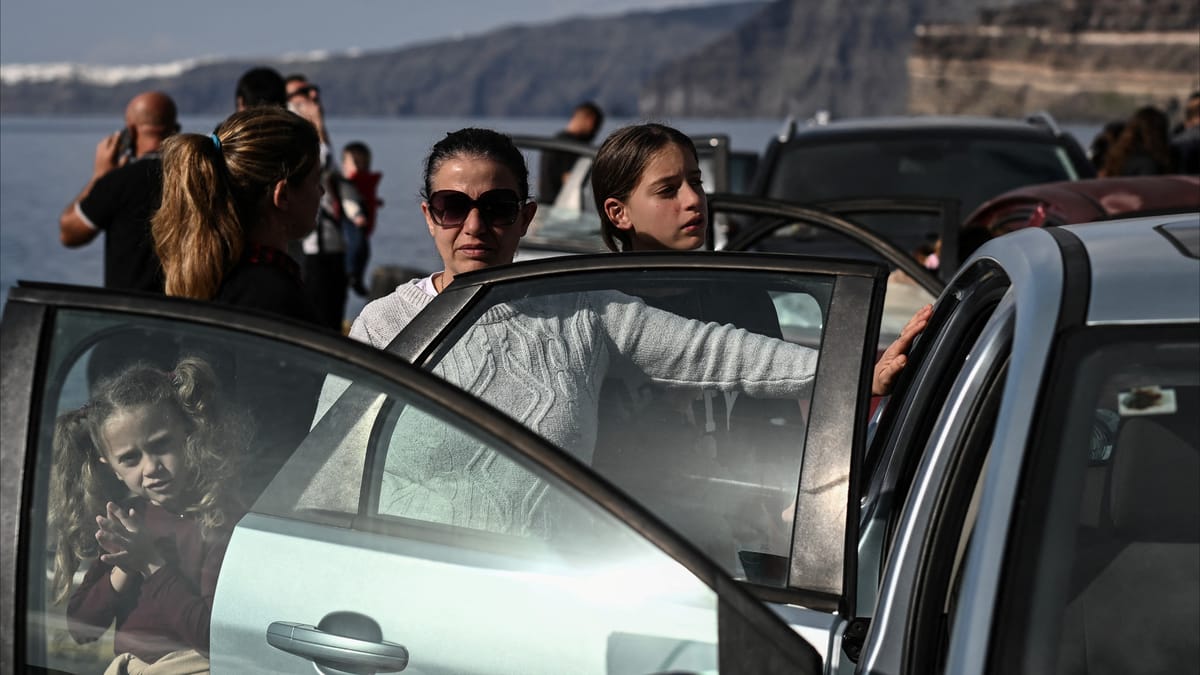 هزات في سانتوريني تسبب موجات نزوح