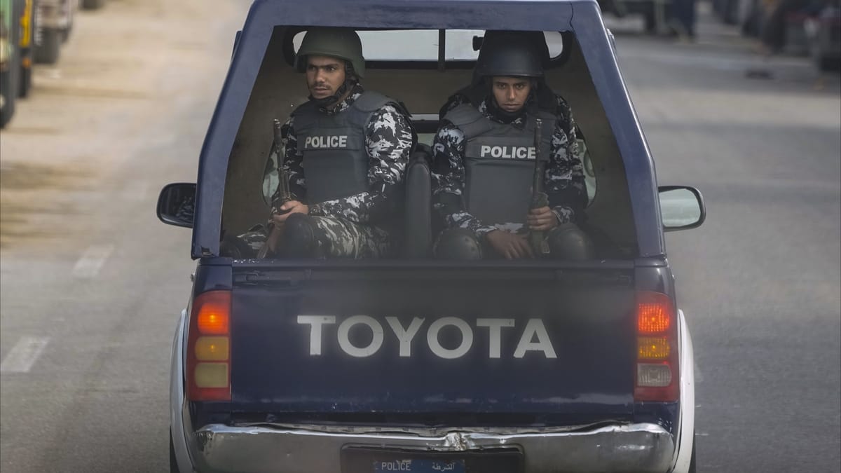 "روايات صادمة" من غرفة ولادة تقود طبيبة مصرية إلى المحاكمة