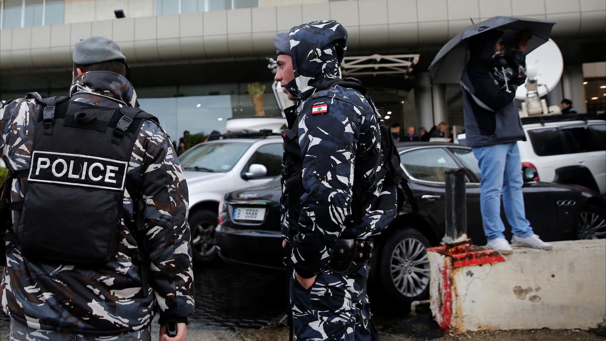 ضبط 400 مسدس حربي في مرفأ طرابلس بلبنان