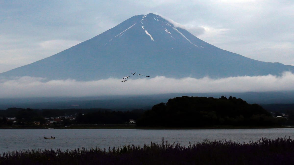 جسر الصور المثالية.. حلم سياحي وكابوس محلي لأهالي فوجي