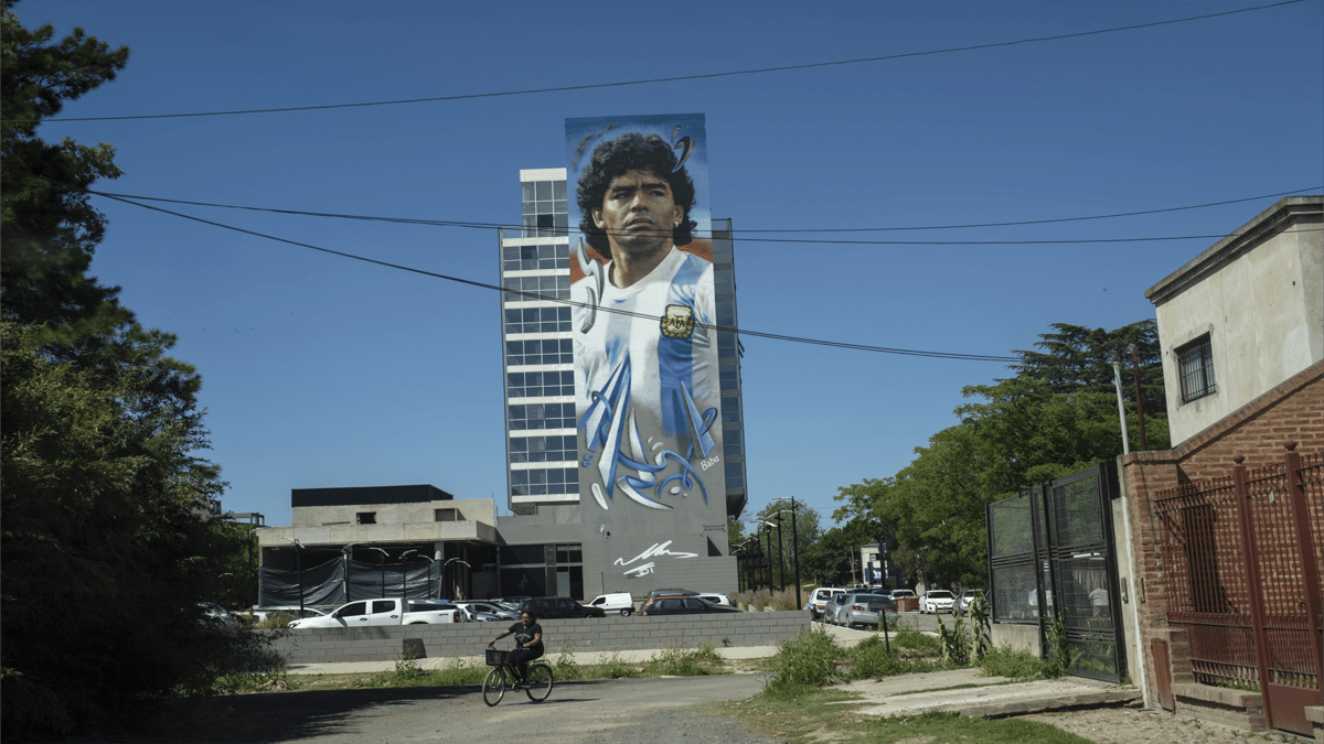 بسبب "فيلم وثائقي".. انهيار قضية مارادونا