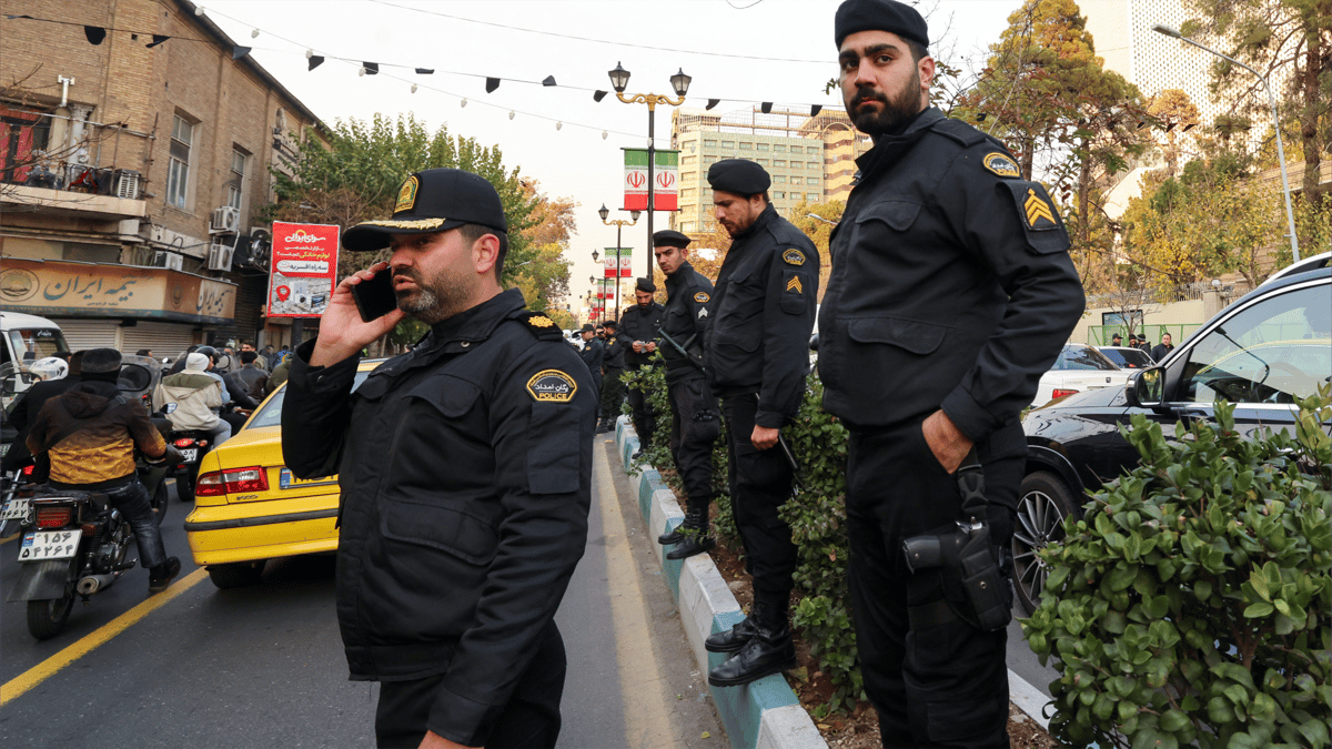 هجوم يقتل 2 من "قوات التعبئة" في إيران