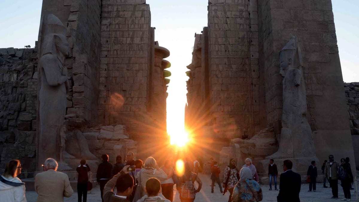 شمس الشتاء في ضيافة "الكرنك".. الأقصر تحتفي بمعجزة عمرها آلاف السنين