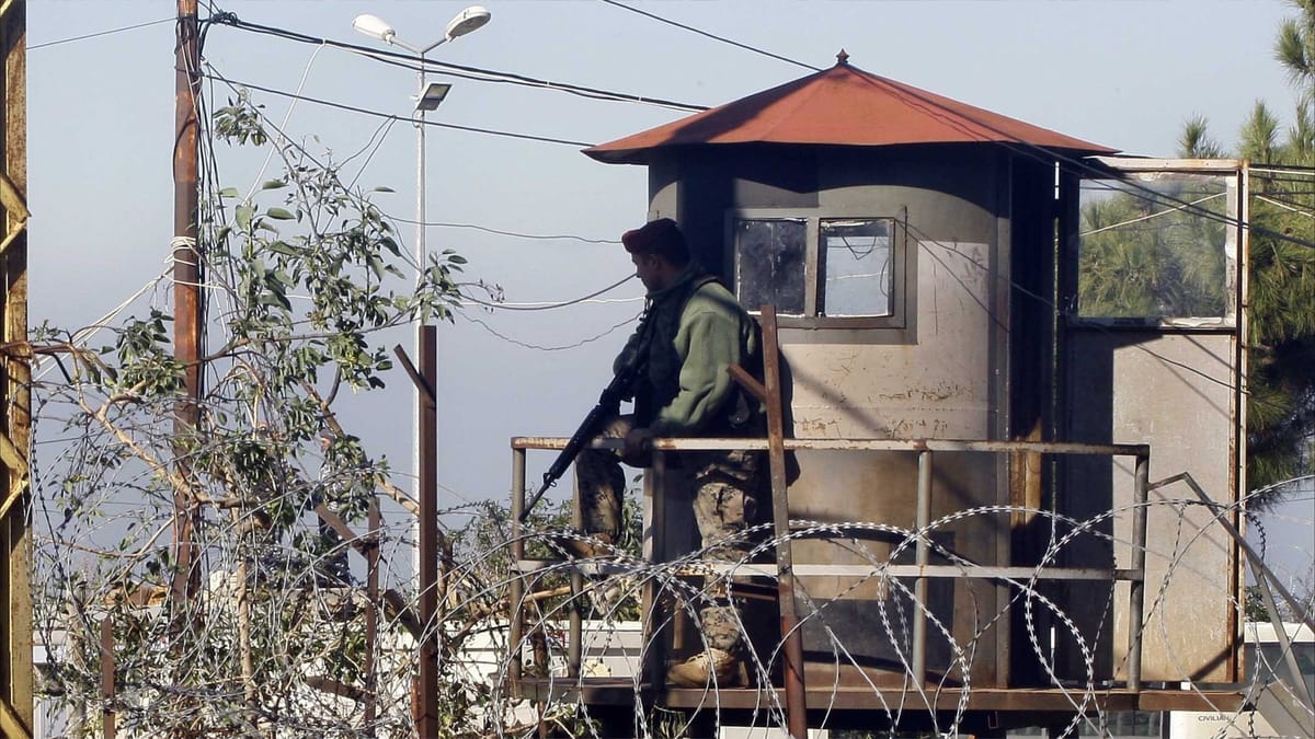نقل 250 سجينا في لبنان من الجنوب والضاحية إلى سجون "آمنة"