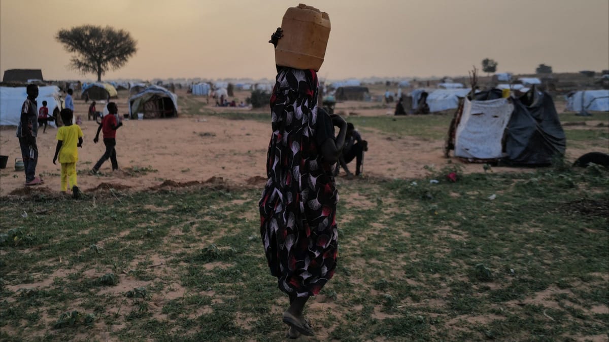سودانيون عطشى في مواجهة الحر والظلام