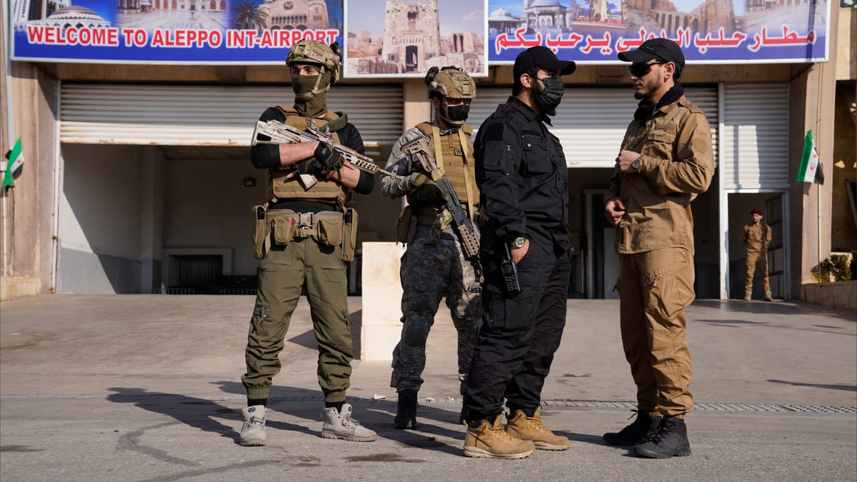 بسبب مطلب.. القيادة العسكرية تلقي القبض على 10 نساء في حلب