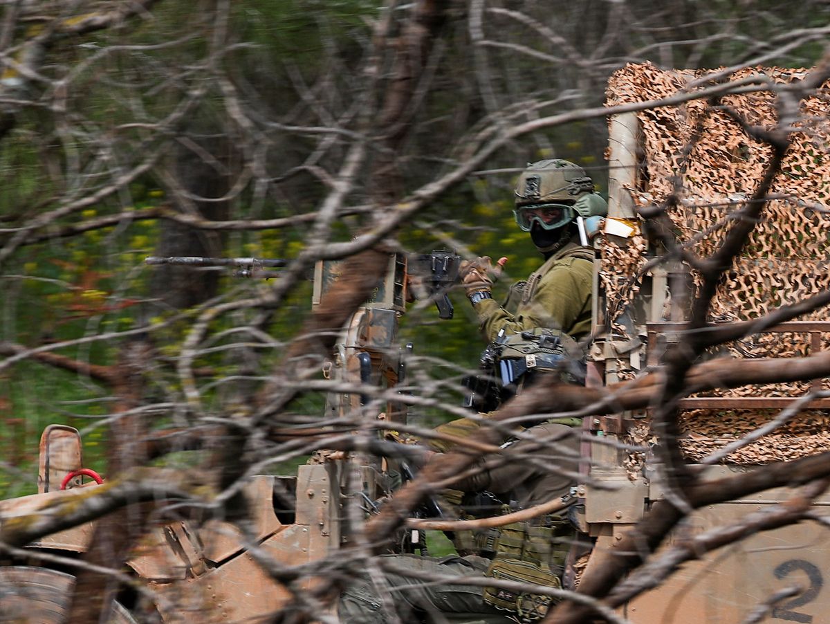 معركة "كسر عظم" في بنت جبيل اللبنانية؟