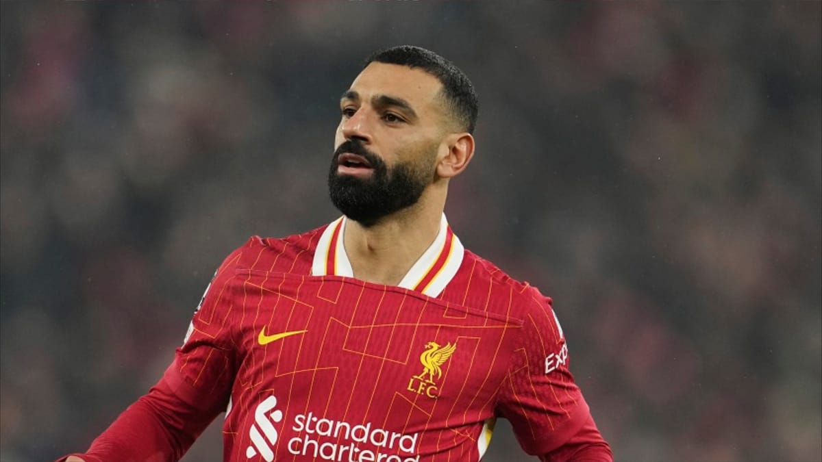 وزير الرياضة السعودي يجيب.. هل ينضم صلاح إلى دوري روشن؟