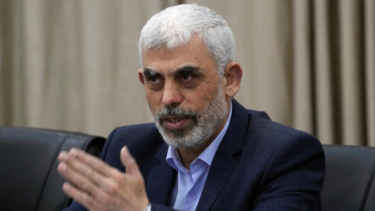 فرنسا تجمد أصول السنوار