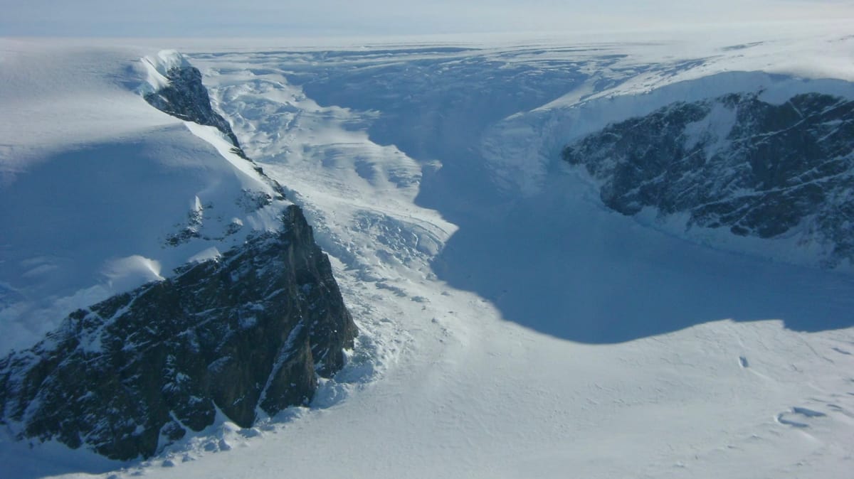رصد مئات الزلازل قرب "جليد يوم القيامة" في القطب الجنوبي