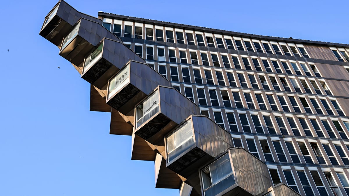 "الفندق الوحشي".. هل ينجو "هرم تونس المقلوب" من الهدم؟