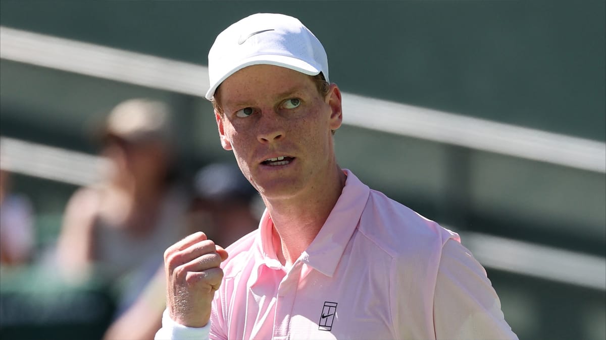 سينر يتقدم في "ميامي" بمشوار الألف نقطة