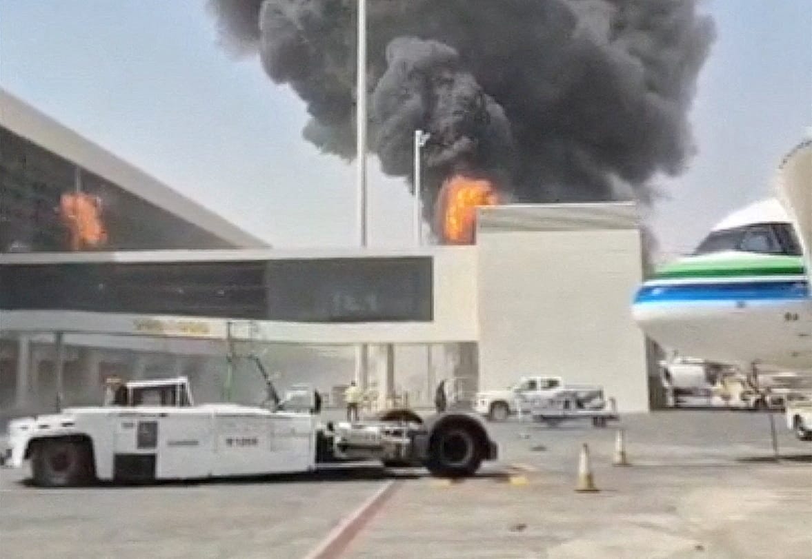 مسيرات فتحت الطريق للصواريخ.. تضليل وتمويه في ضرب مطار الرياض