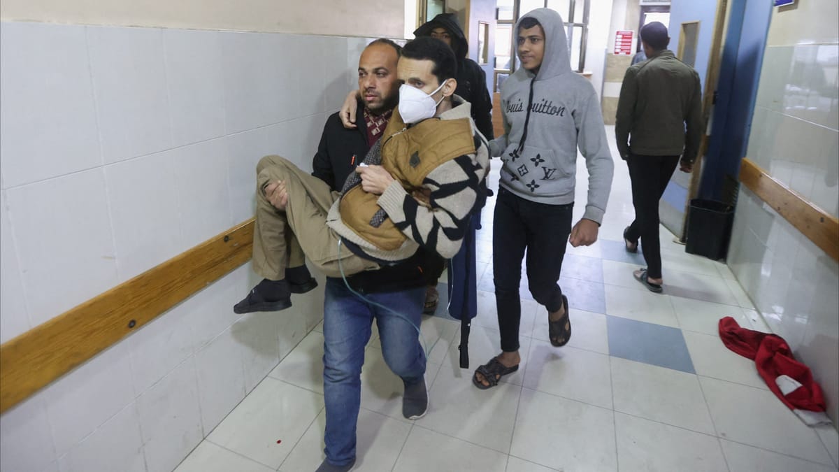 قتلى بقصف على ملجأ نازحين في جنوب غزة