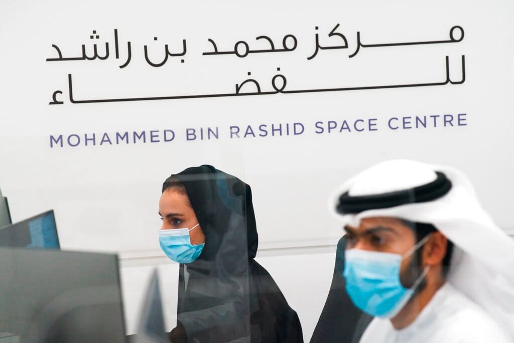 عودة النيادي.. طبيبة رواد الفضاء تتحدث عن خطوات ضرورية بعد الهبوط