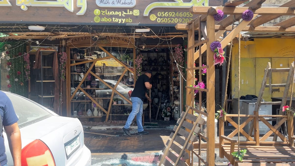 تضرر محله في جنين.. فتبرع بالألعاب للأطفال وبالدم للجرحى