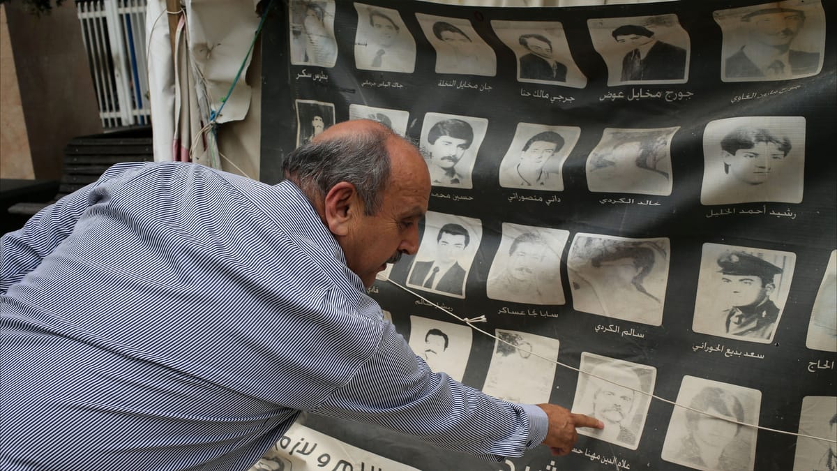 "عادوا للحياة".. قصص لبنانيين تحرروا من السجون السورية