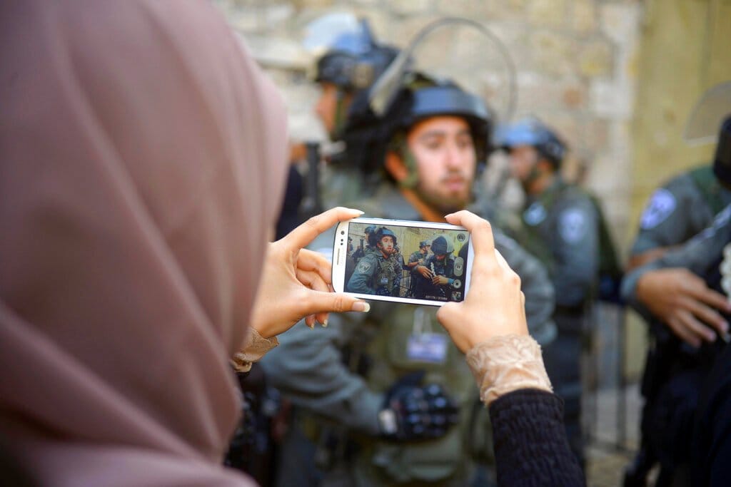 "إكس" تحذف حسابات حماس