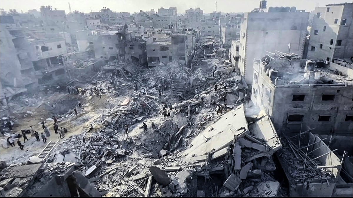 32 قتيلا من عائلة واحدة بينهم 19 طفلا بغارة في جباليا