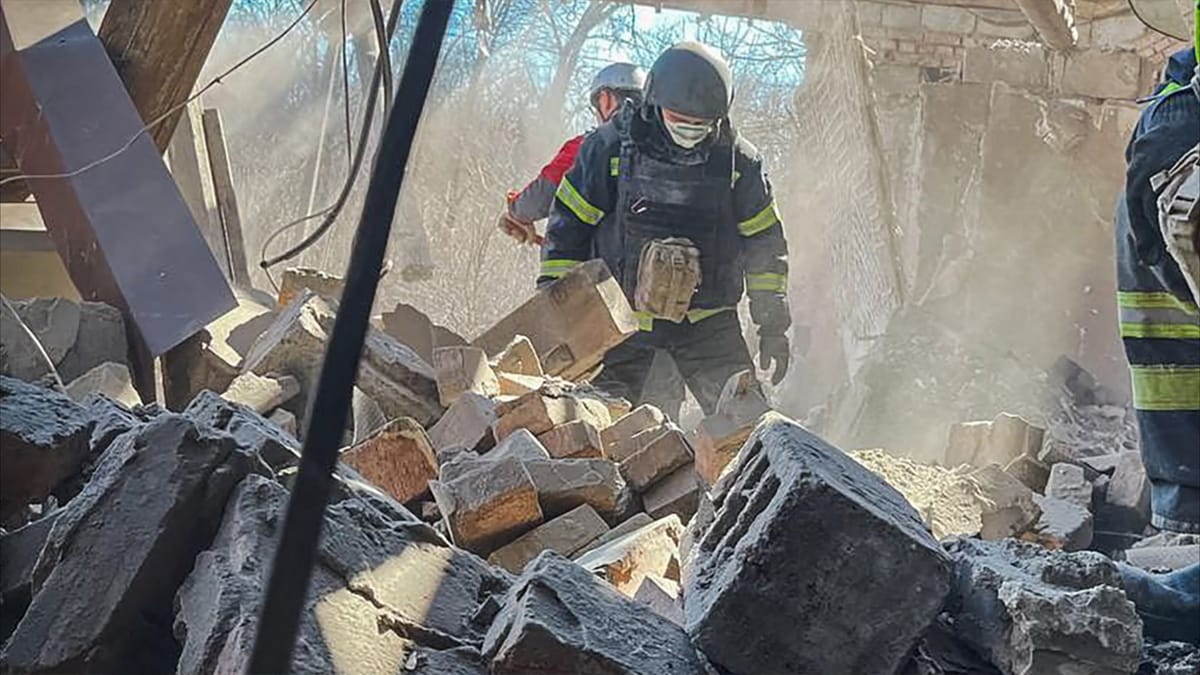 ضربات روسية تقطع الكهرباء عن 4 مناطق أوكرانية