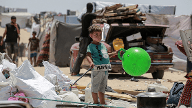 جبال القمامة تفاقم حياة الغزيين