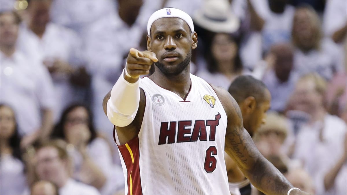 بالرميات.. ليبرون جيمس يسطر تاريخا جديدا في NBA