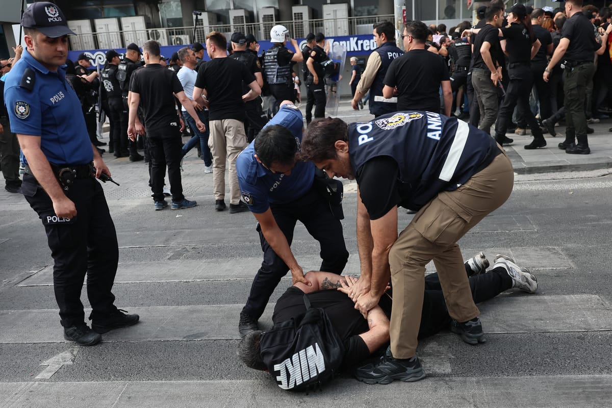 أردوغان يغازل الناتو برئيس تحرير مجلة مجتمع الميم